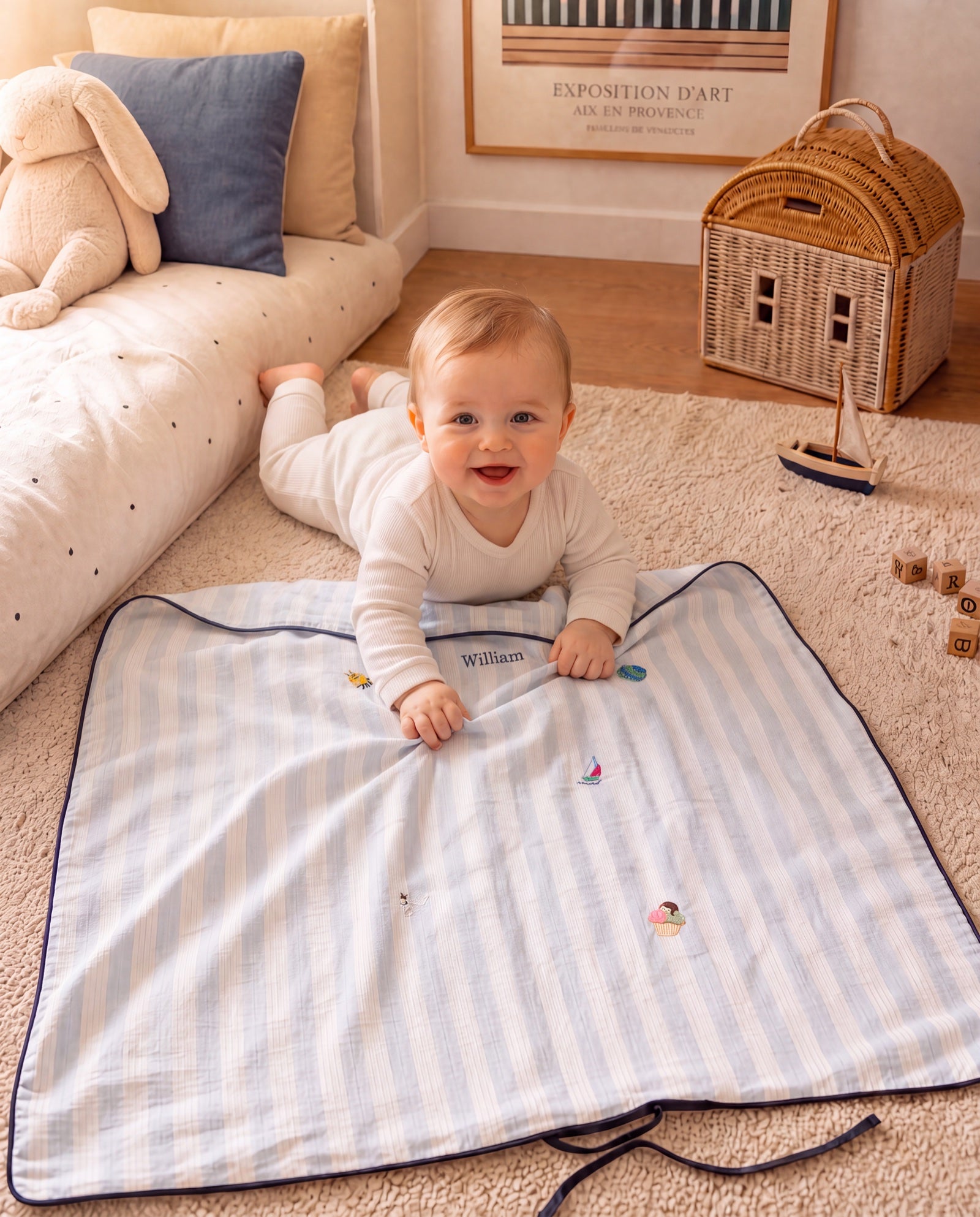 Handmade baby bed linen with name embroidery